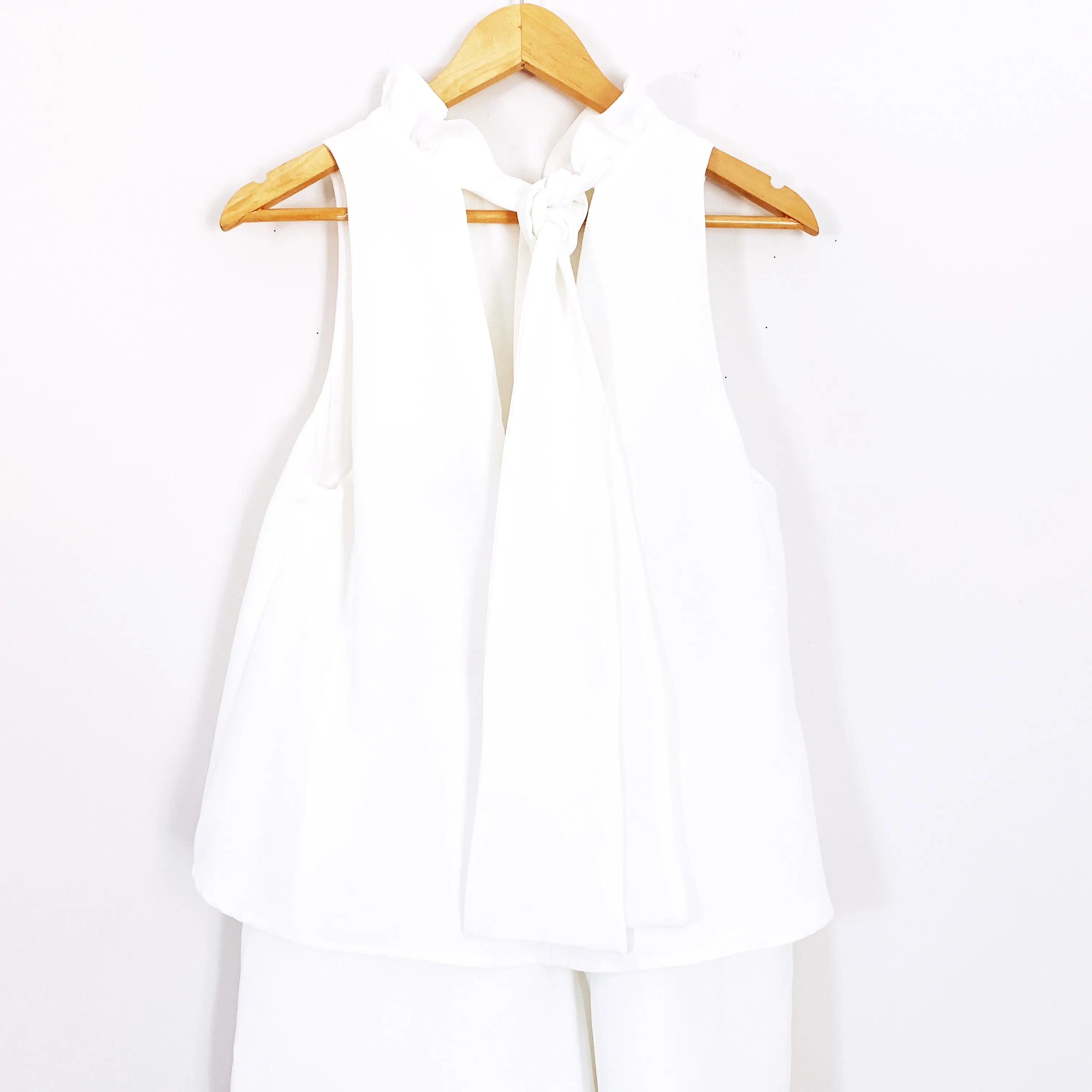 DO  BE White Ruffle Collar Tie Back Tiered Romper- Size M